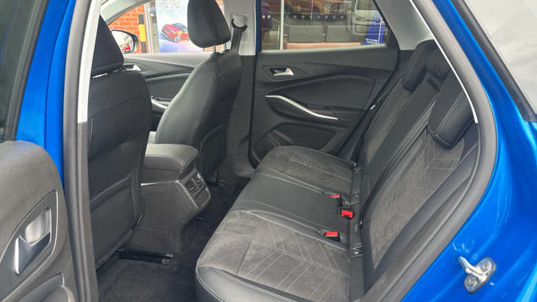 Vauxhall Grandland 1.2 Turbo Ultimate 5dr Auto Petrol Hatchback